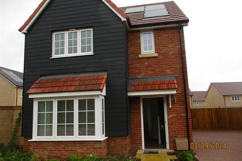 3 bedroom detached house to rent, Crown Drive, Elsenham, Bishops Stortford