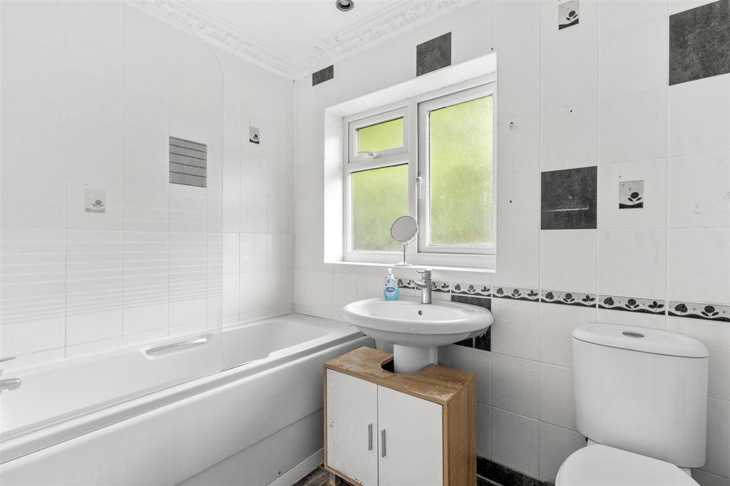433 Micklefield Road, HP13 7 HZ-4.jpg