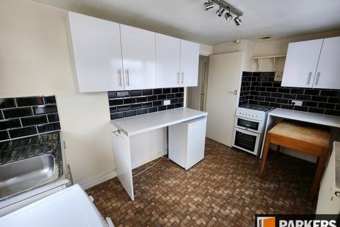 2 bedroom flat to rent, Rumbridge Street, Totton