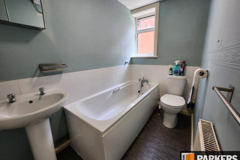 2 bedroom flat to rent, Rumbridge Street, Totton