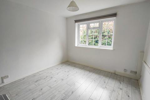 1 bedroom maisonette to rent, Wynford Place, Grosvenor Road, Belvedere, DA17