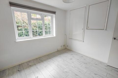 1 bedroom maisonette to rent, Wynford Place, Grosvenor Road, Belvedere, DA17