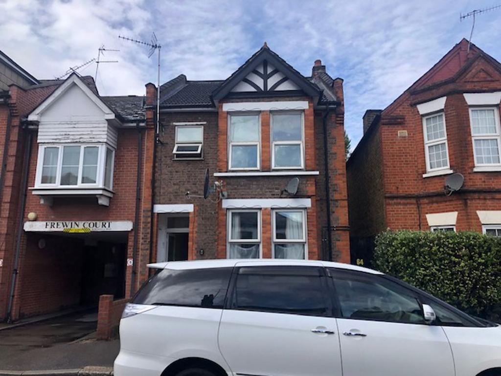 First Floor Converted Flat with 2 Bedrooms, Situa