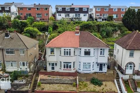 East Grove Road, Newport