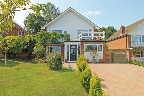 15 Deepdene, Wadhurst, TN5 6EL