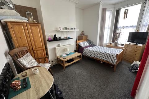 6 bedroom terraced house for sale, Chester Street, Coundon, Coventry  * SIX INDIVIDUAL STUDIOS *