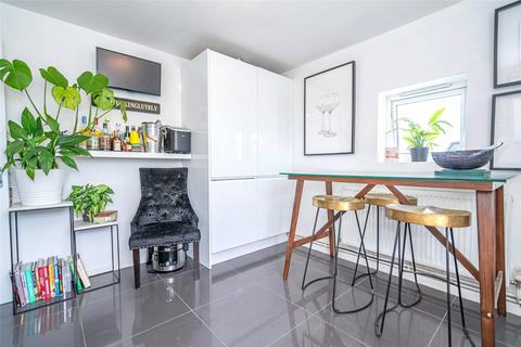 3 bedroom apartment for sale, Normans Close, Norman Avenue, London, N22