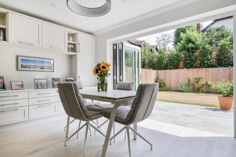 3 bedroom detached house for sale, Eleanor Place, Farnham, GU9