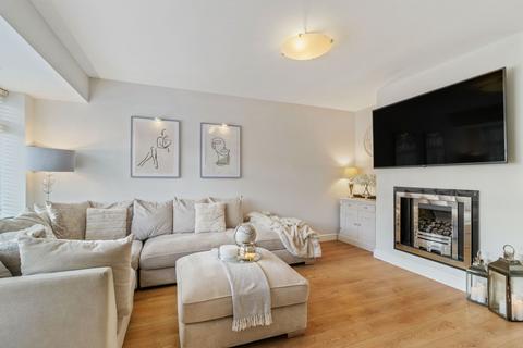 3 bedroom semi-detached house for sale, Evesham Close, Stockton Heath, WA4