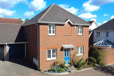 3 bedroom detached house for sale, St. Nicholas Place, Loughton IG10