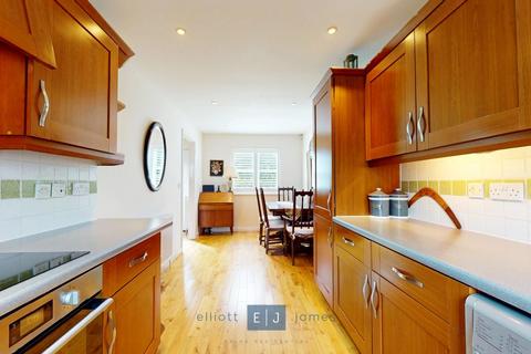 3 bedroom detached house for sale, St. Nicholas Place, Loughton IG10