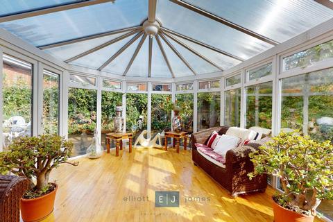 3 bedroom detached house for sale, St. Nicholas Place, Loughton IG10