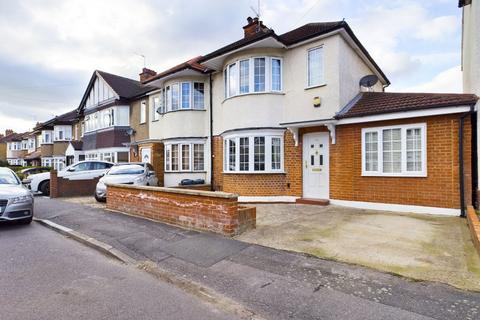 64 Brixham Crescent, Ruislip, HA4 8TX