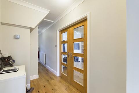 64 Brixham Crescent, Ruislip, HA4 8TX