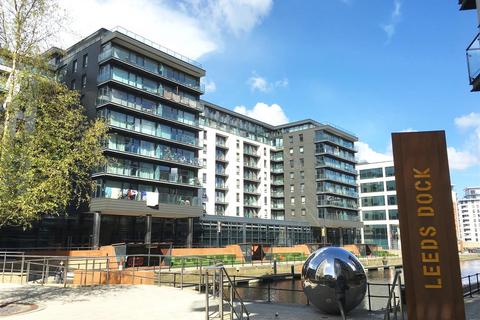 La Salle, Leeds Dock
