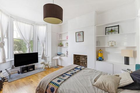 2 bedroom flat for sale, Nightingale Road, London, NW10