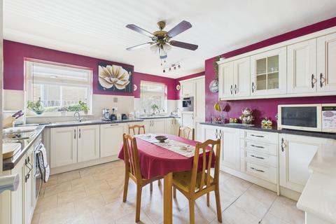 4 bedroom detached bungalow for sale, Mays Avenue, Carlton, Nottingham