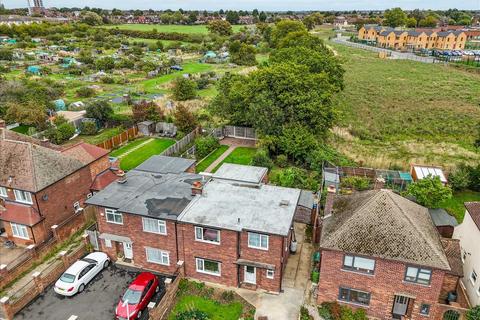 4 bedroom semi-detached house for sale, Highfield Road, Chelmsford