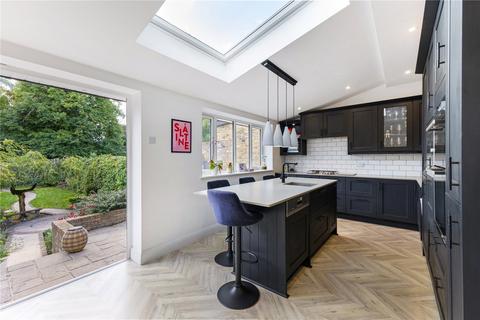 4 bedroom house for sale, Dickinson Avenue, Croxley Green, Rickmansworth, Hertfordshire, WD3