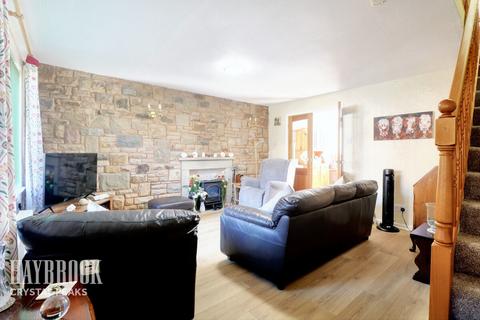 Hessey Street, Normanton Spring