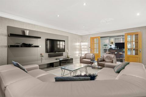 2 bedroom apartment to rent, Brockenhurst Road, Berkshire SL5