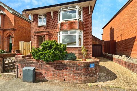 3 bedroom detached house for sale, Medina Avenue, Newport, Isle of Wight