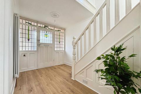 3 bedroom detached house for sale, Medina Avenue, Newport, Isle of Wight