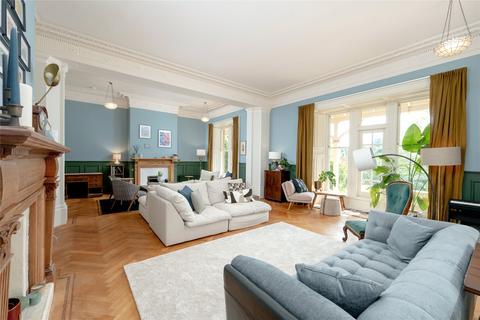 16 Gillespie Road, Edinburgh, EH13 0LL