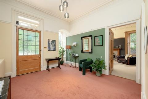 16 Gillespie Road, Edinburgh, EH13 0LL