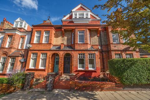 4 bedroom terraced house for sale, Amesbury Avenue, Streatham Hill, London, SW2