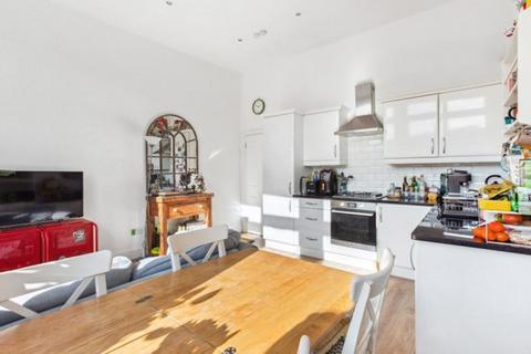 2 bedroom apartment to rent, LOUGHBOROUGH ROAD, SW9