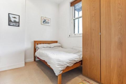 2 bedroom apartment to rent, LOUGHBOROUGH ROAD, SW9