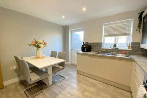 3 bedroom terraced house for sale, Cleefield Drive, Grimsby