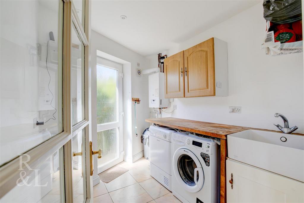 1 Warton Lane (7).jpg