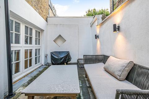 2 bedroom maisonette for sale, St. Peter's Street, Islington, London