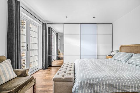 2 bedroom maisonette for sale, St. Peter's Street, Islington, London