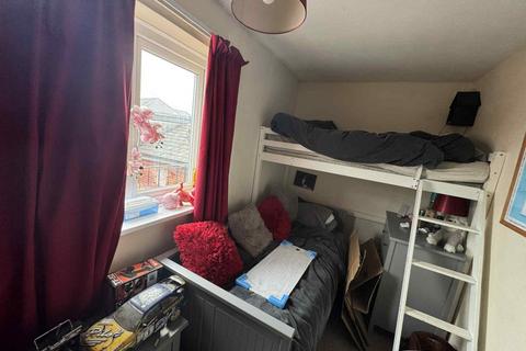 2 bedroom flat to rent, The Broadway, Thatcham RG19
