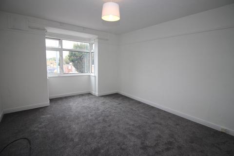 2 bedroom flat to rent, Carnarvon Road, Clacton-on-Sea