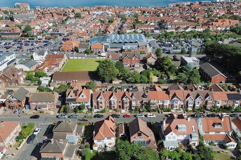 4 bedroom detached house for sale, Alexandra Road, Sheringham
