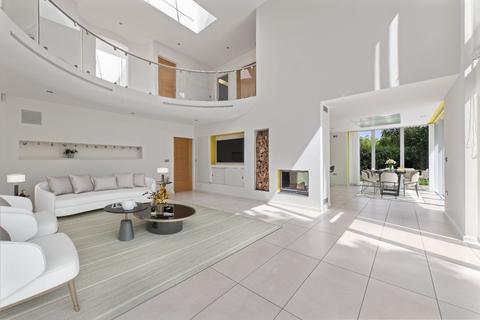 4 bedroom detached house for sale, 3 Orchard Drive, Grantham NG32