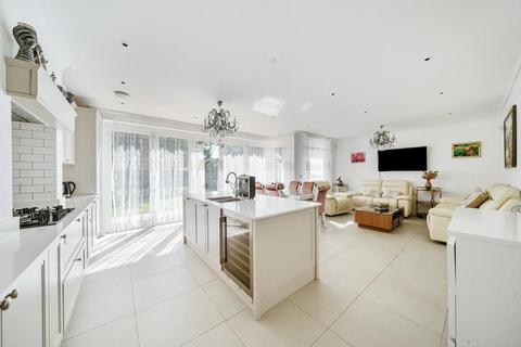 5 bedroom semi-detached house for sale, Barrons Chase,  Richmond,  TW10