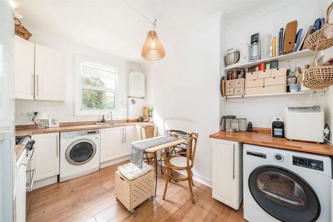 2 bedroom flat for sale, Nadine Street, London SE7