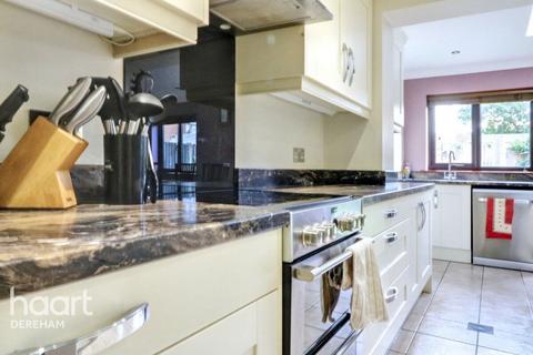 4 bedroom link detached house for sale, Keys Farm, Mattishall