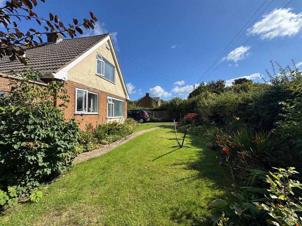 Front garden 3.jpg