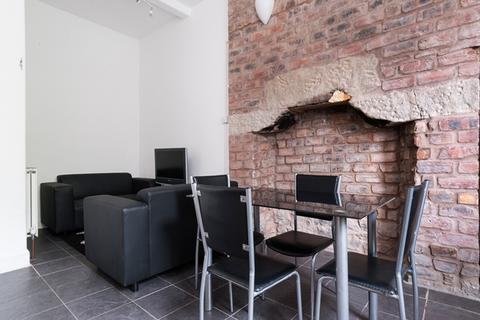 4 bedroom flat to rent, 1045L Morningside Road, Edinburgh, EH10 4QT