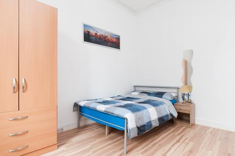 4 bedroom flat to rent, 1045L Morningside Road, Edinburgh, EH10 4QT
