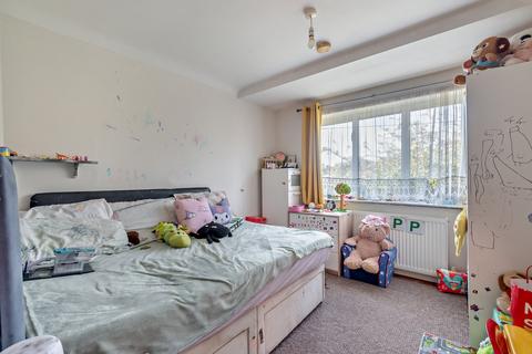 undefined, Drew Gardens, Greenford, UB6
