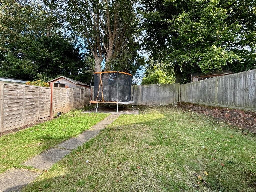 GARDEN2.jpg
