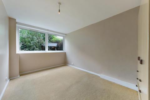 22, Otho Court Augustus Close, Brentford, TW8 8PX