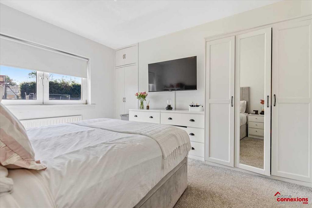 Bedroom One (3)